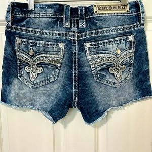 Rock Revival “Leni” Jean shorts size 29. Easy short.